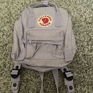 Lavender Fjällräven Kånken mini backpack